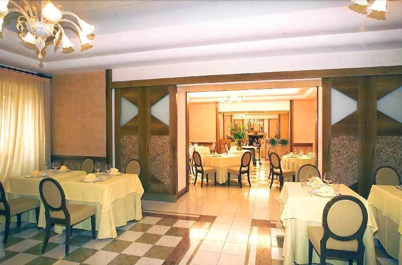 Hotel&Ristorante Miramonti Palazzo Storico Rieti Exterior photo