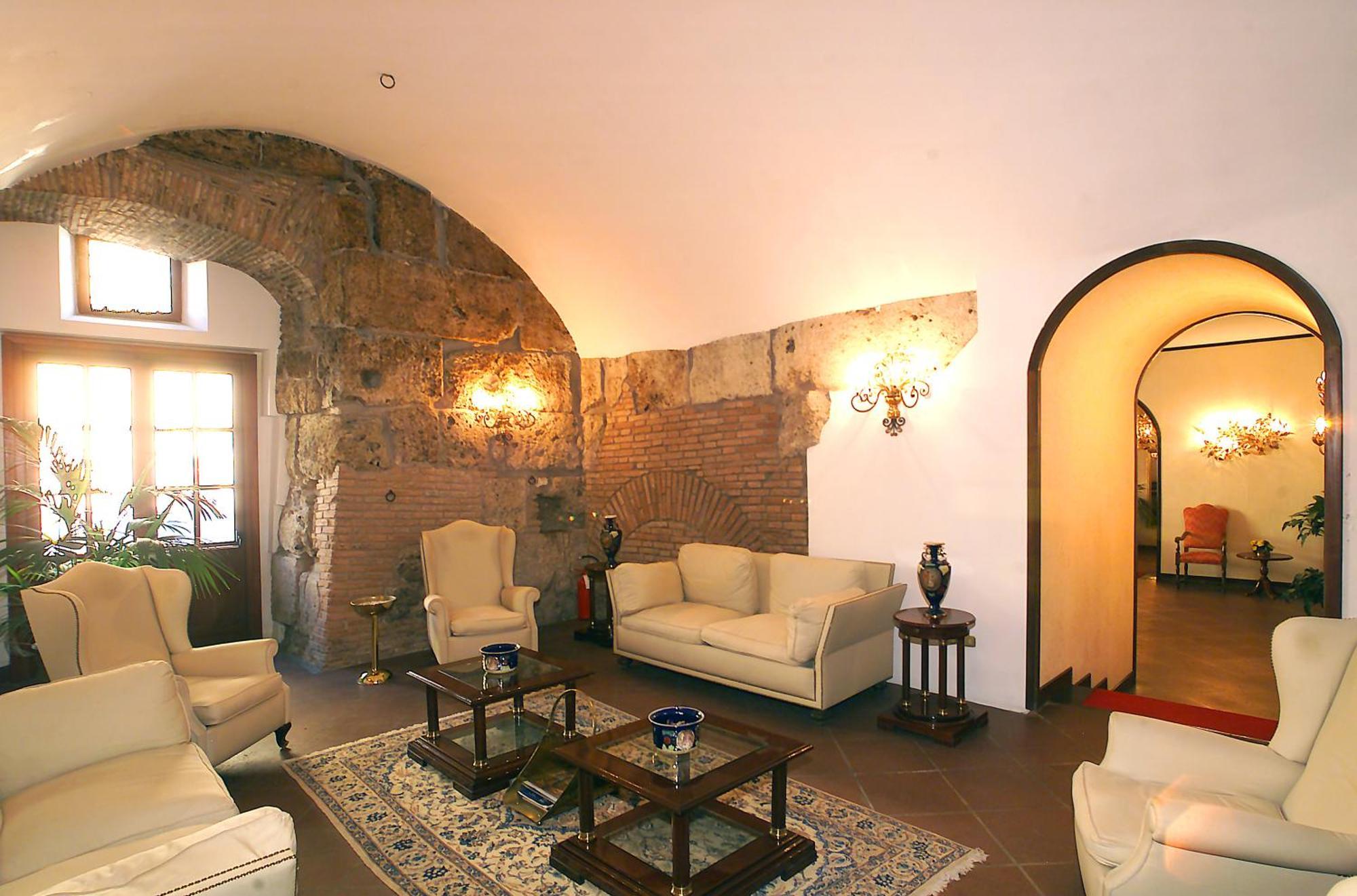 Hotel&Ristorante Miramonti Palazzo Storico Rieti Exterior photo