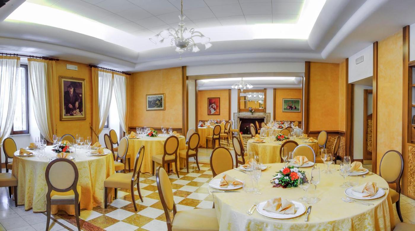 Hotel&Ristorante Miramonti Palazzo Storico Rieti Exterior photo
