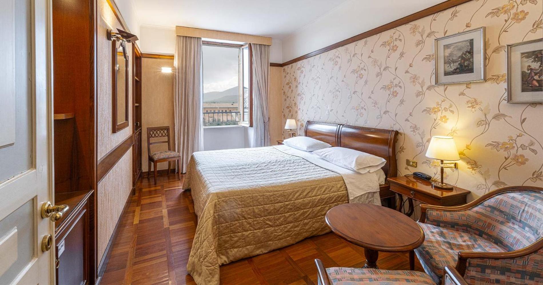Hotel&Ristorante Miramonti Palazzo Storico Rieti Exterior photo