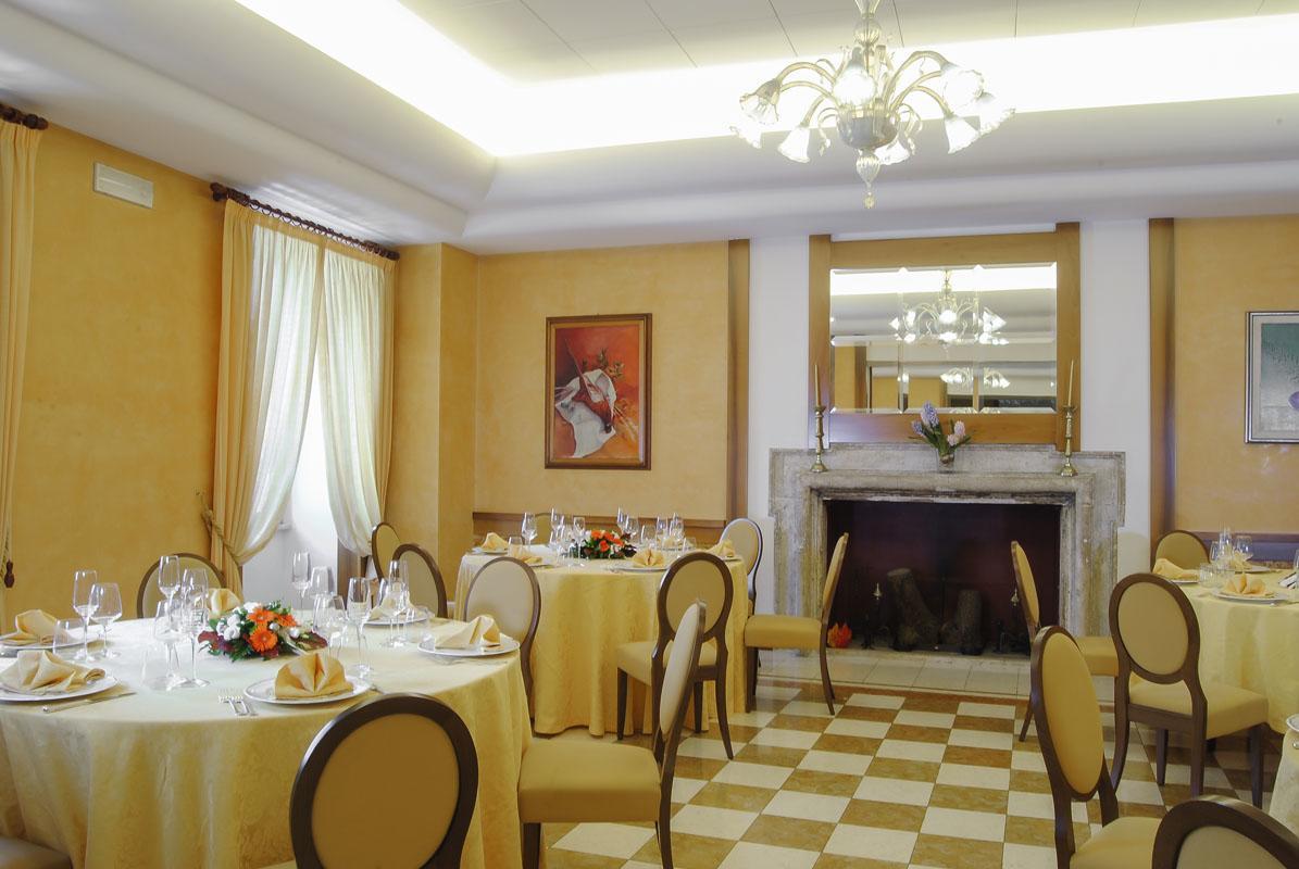 Hotel&Ristorante Miramonti Palazzo Storico Rieti Exterior photo